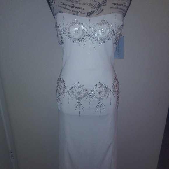 Adrianna Papell Dresses & Skirts - 🔥 Hot Pick 🔥NWT Adrienne Pappel Designer Evening Dress